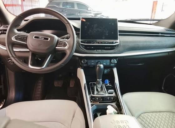 JEEP COMMANDER 2.0 TD380 TURBO DIESEL OVERLAND AT9